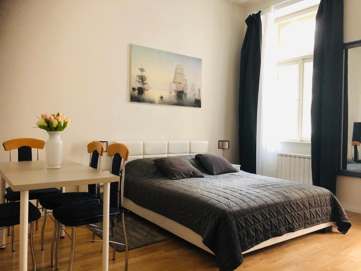 Modern Cozy Apartment In Central 프라하 외부 사진