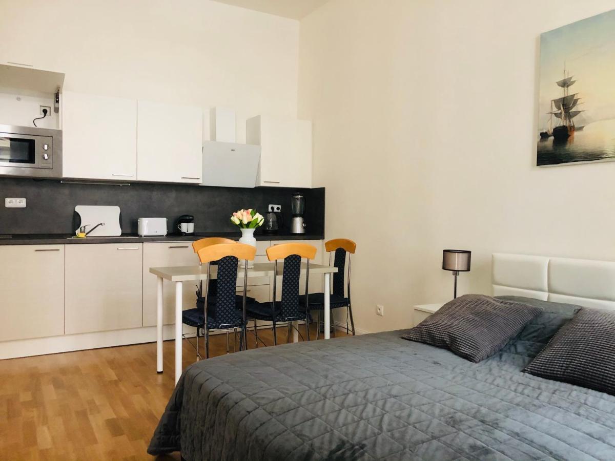Modern Cozy Apartment In Central 프라하 외부 사진