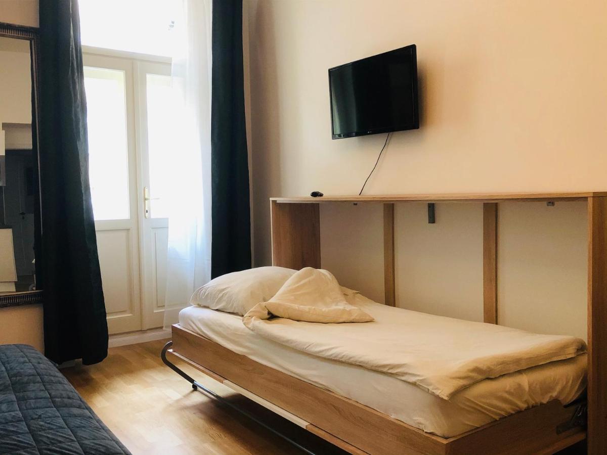 Modern Cozy Apartment In Central 프라하 외부 사진